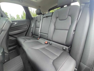 2023 Volvo XC60 Plus Dark Theme