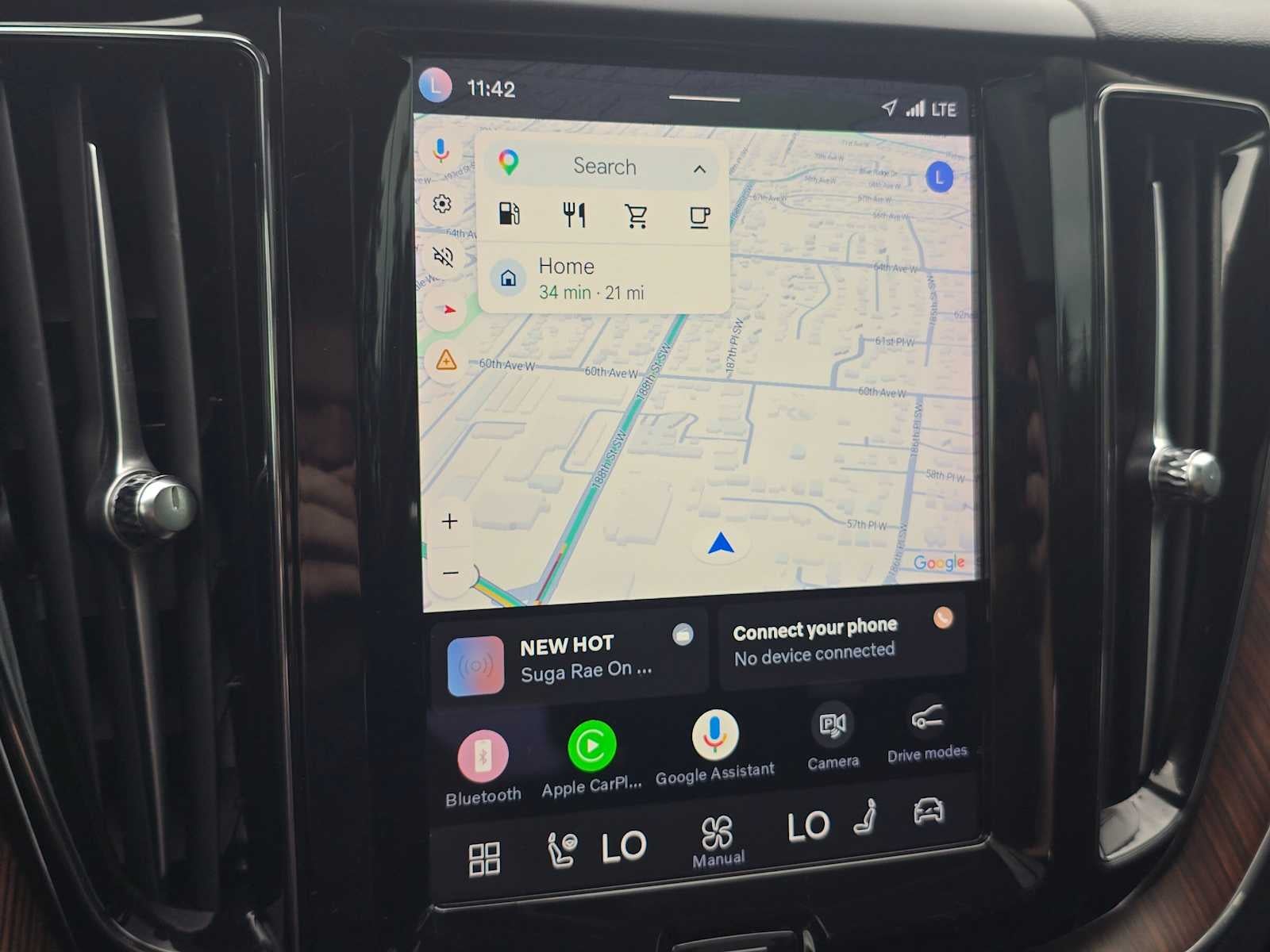 2023 Volvo XC60 Plus Dark Theme