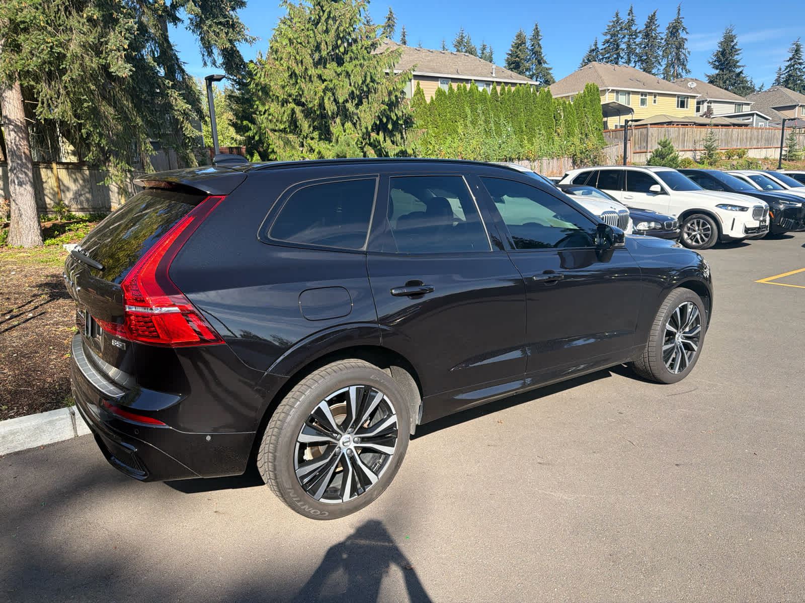 2023 Volvo XC60 Plus Dark Theme