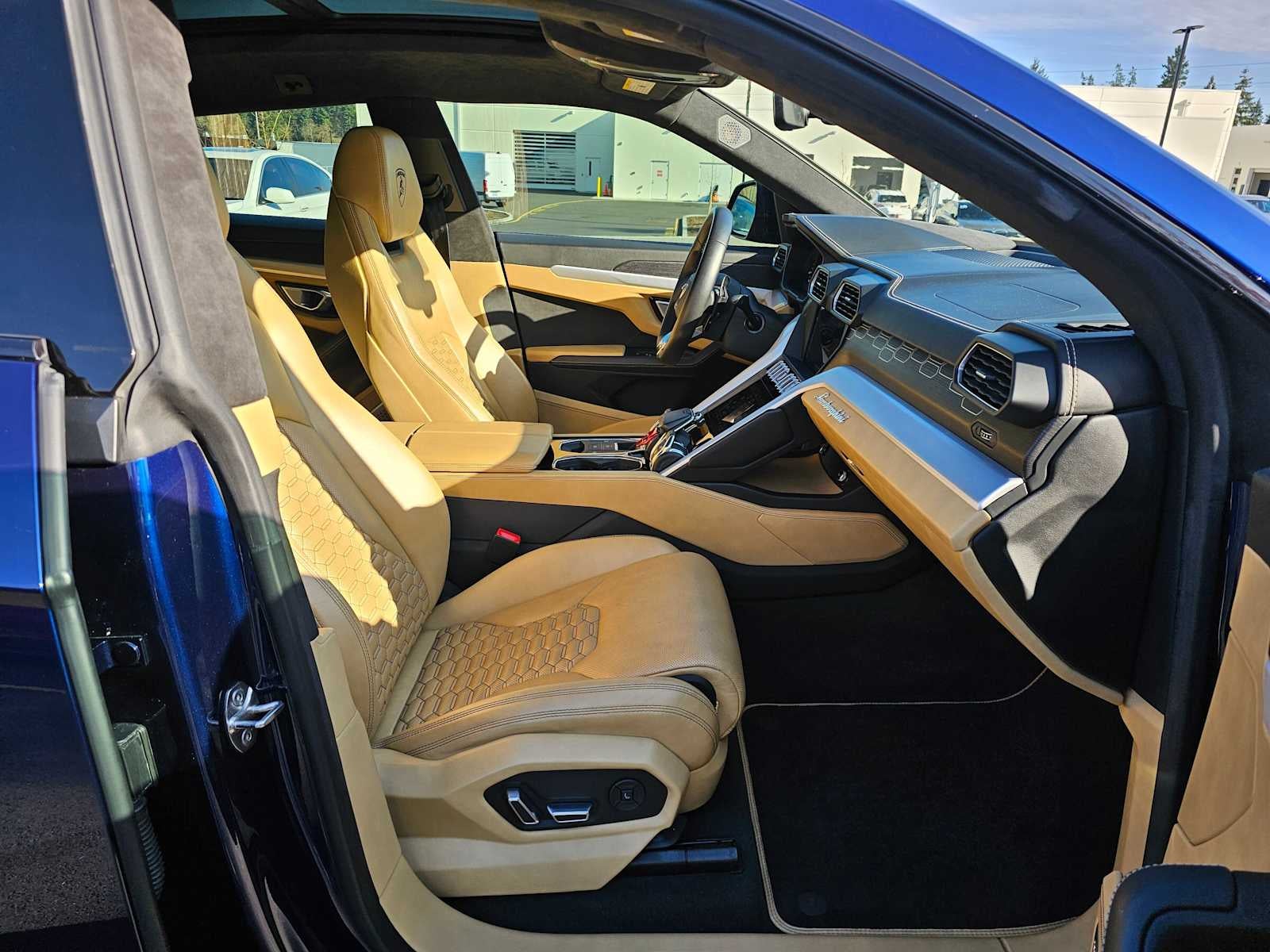 2019 Lamborghini Urus AWD