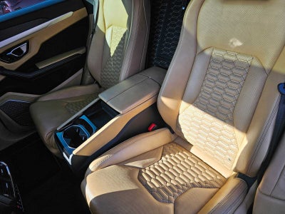 2019 Lamborghini Urus AWD