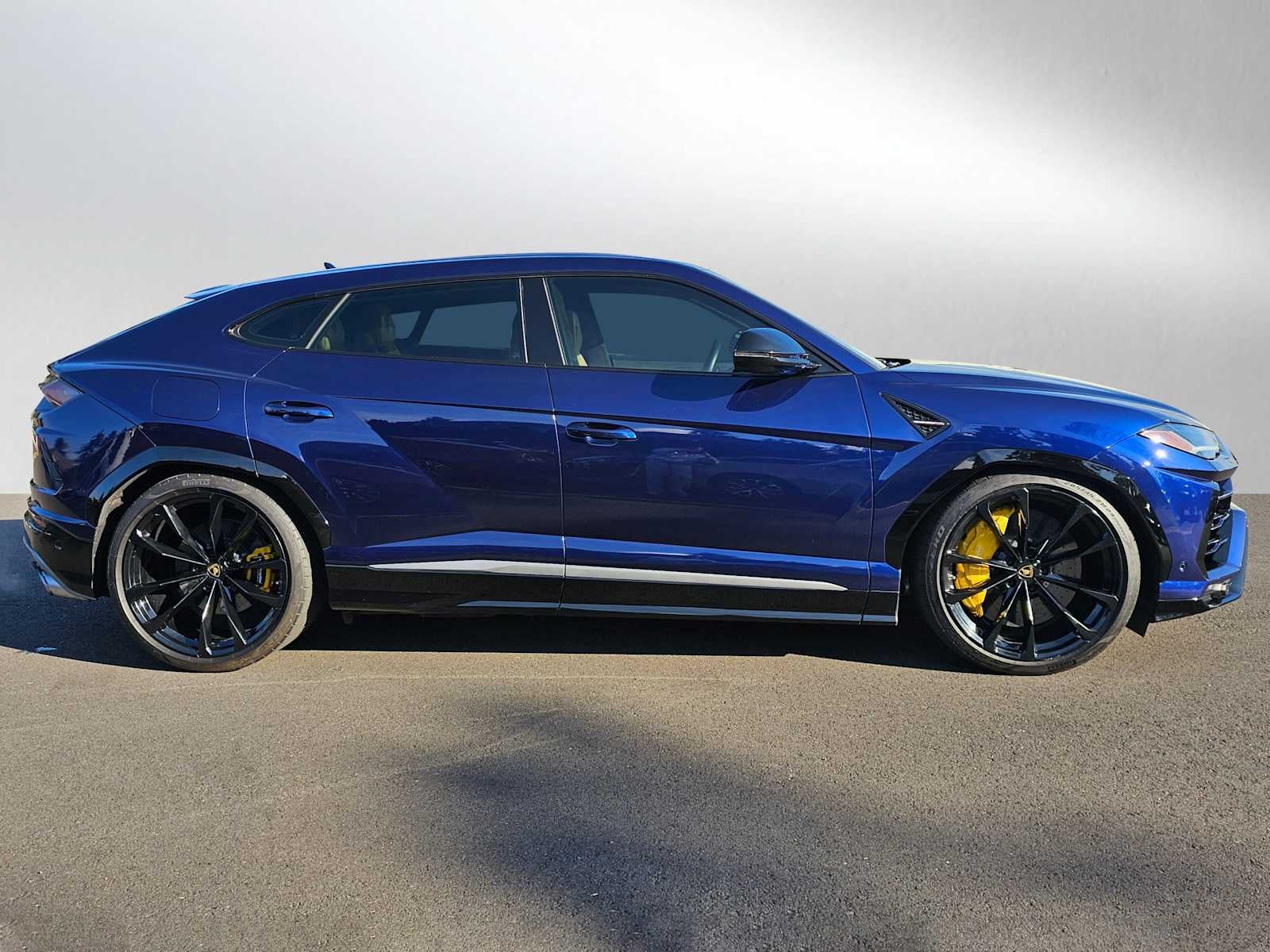 2019 Lamborghini Urus AWD