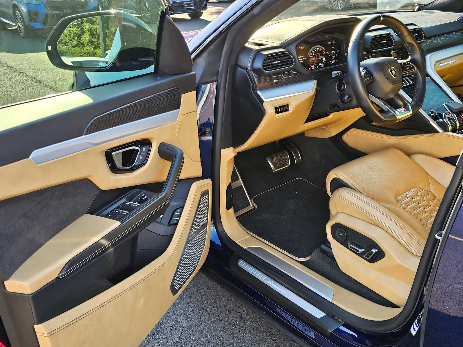 2019 Lamborghini Urus AWD