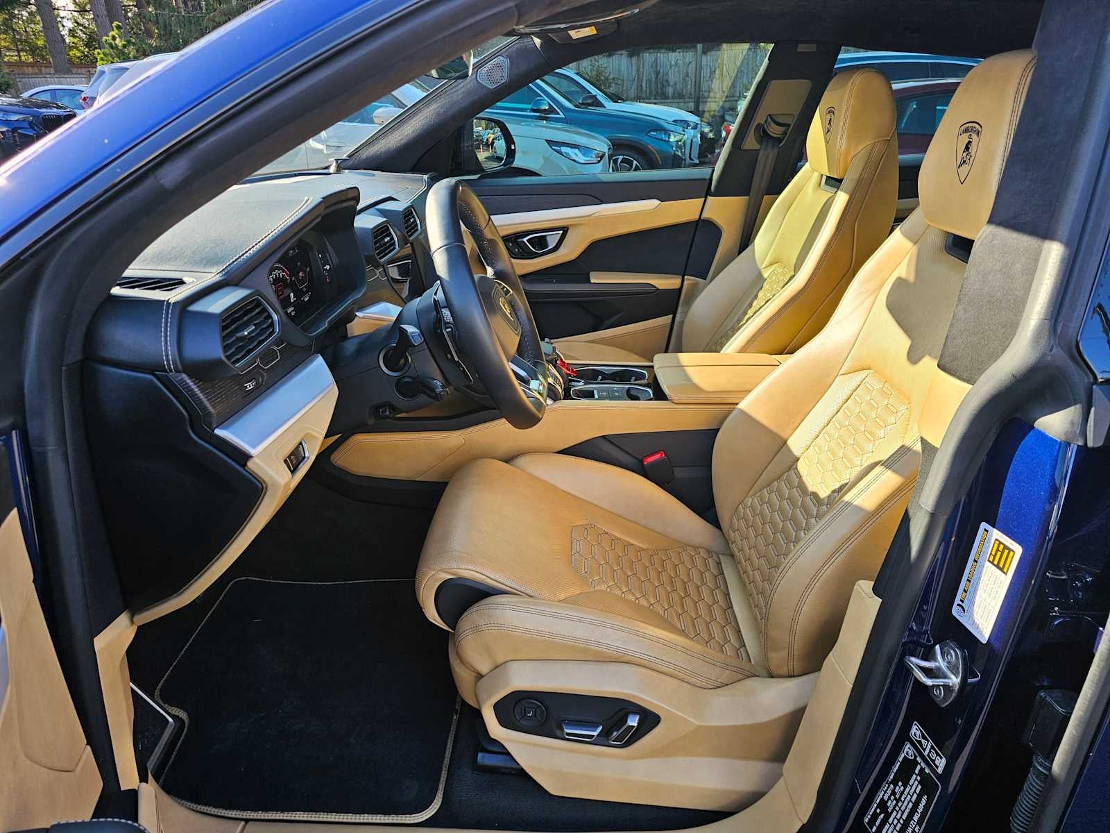 2019 Lamborghini Urus AWD