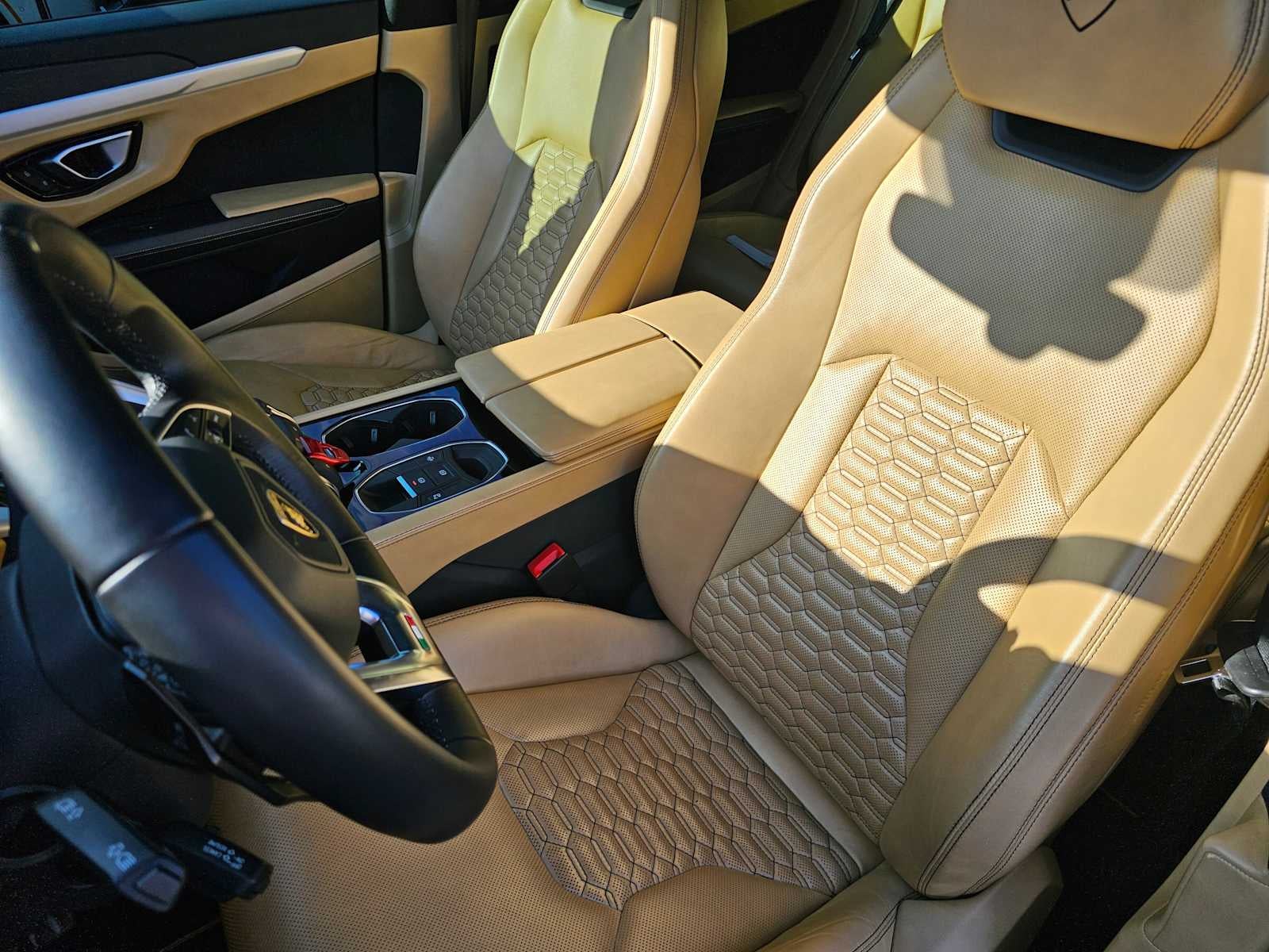 2019 Lamborghini Urus AWD