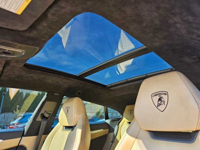 2019 Lamborghini Urus AWD