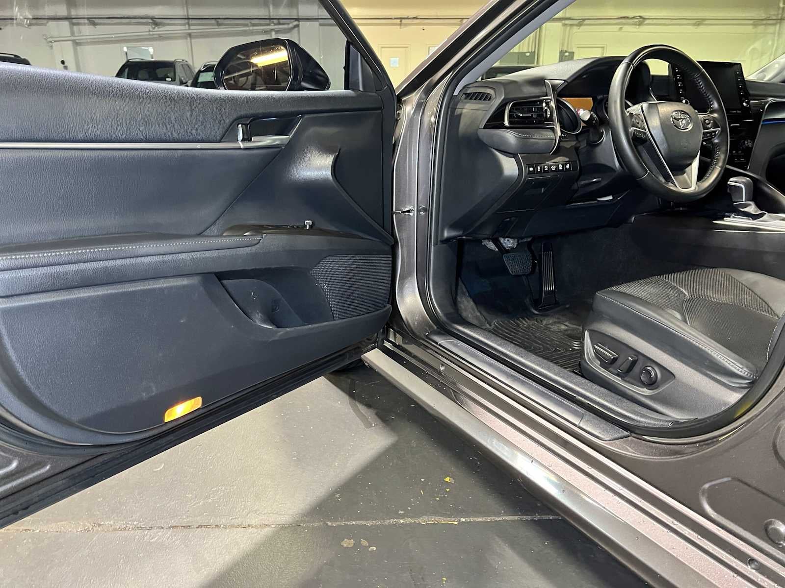 2023 Toyota Camry Hybrid XLE