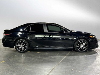 2024 Toyota Camry Hybrid SE