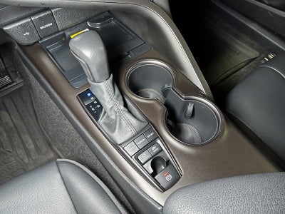 2022 Toyota Camry Hybrid SE
