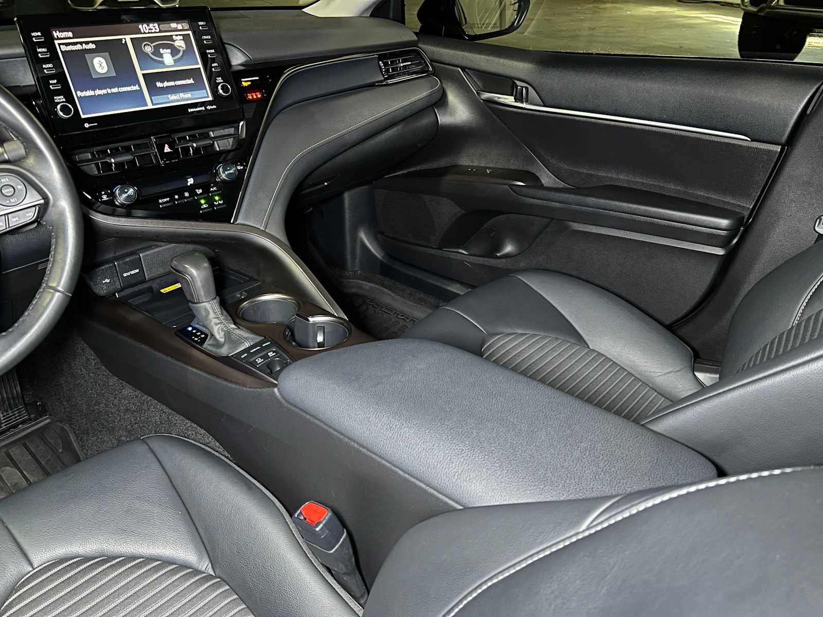 2022 Toyota Camry Hybrid SE