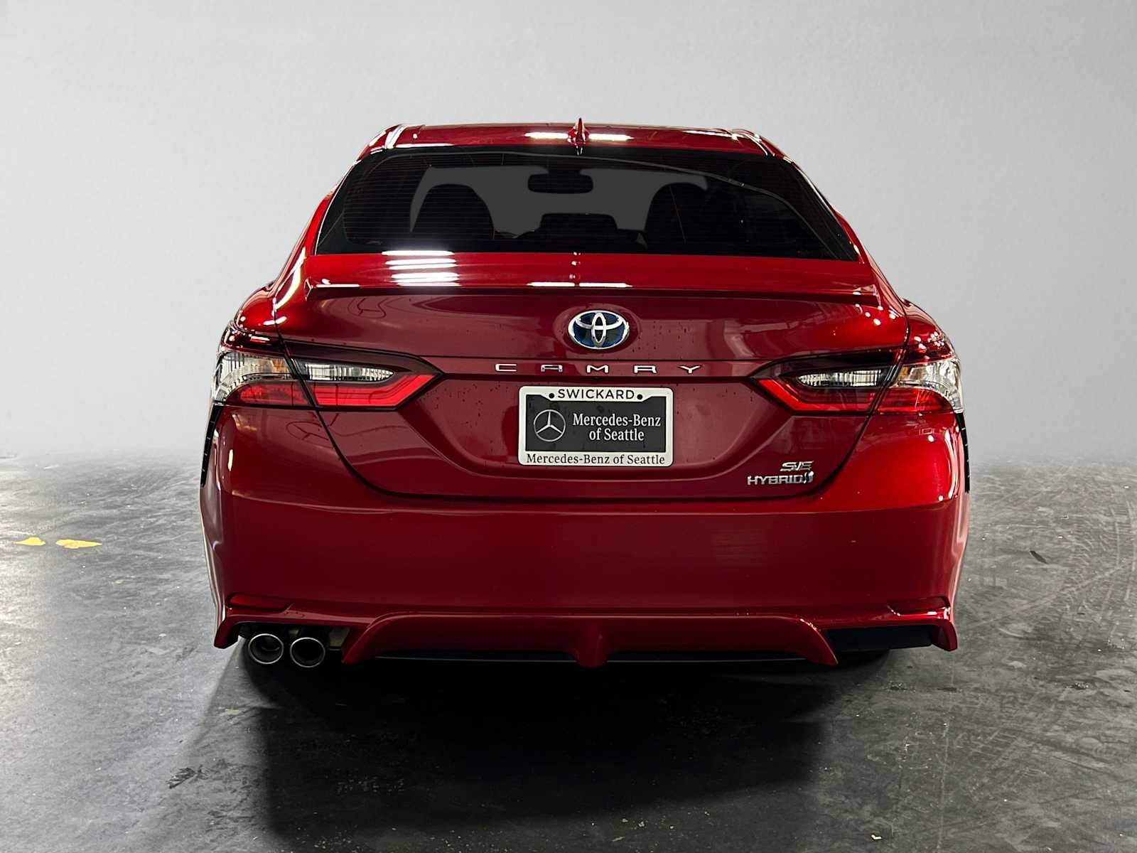 2022 Toyota Camry Hybrid SE