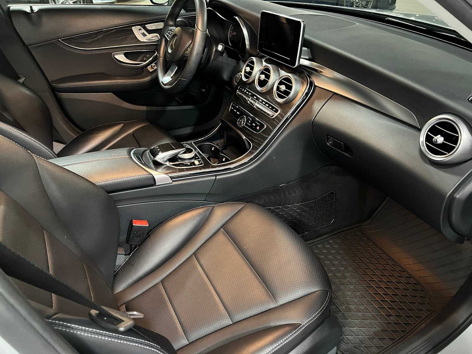 2015 Mercedes-Benz C 300 4dr Sdn 4MATIC®