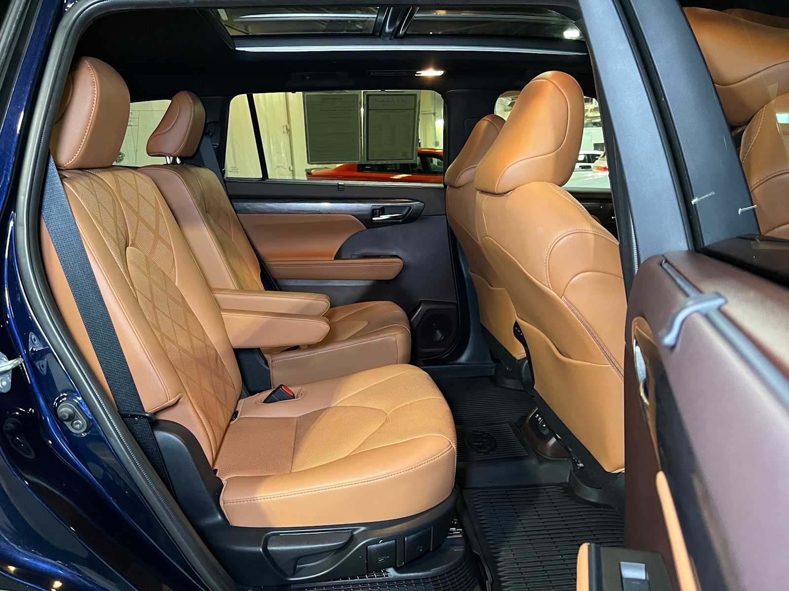 2020 Toyota Highlander Hybrid Platinum