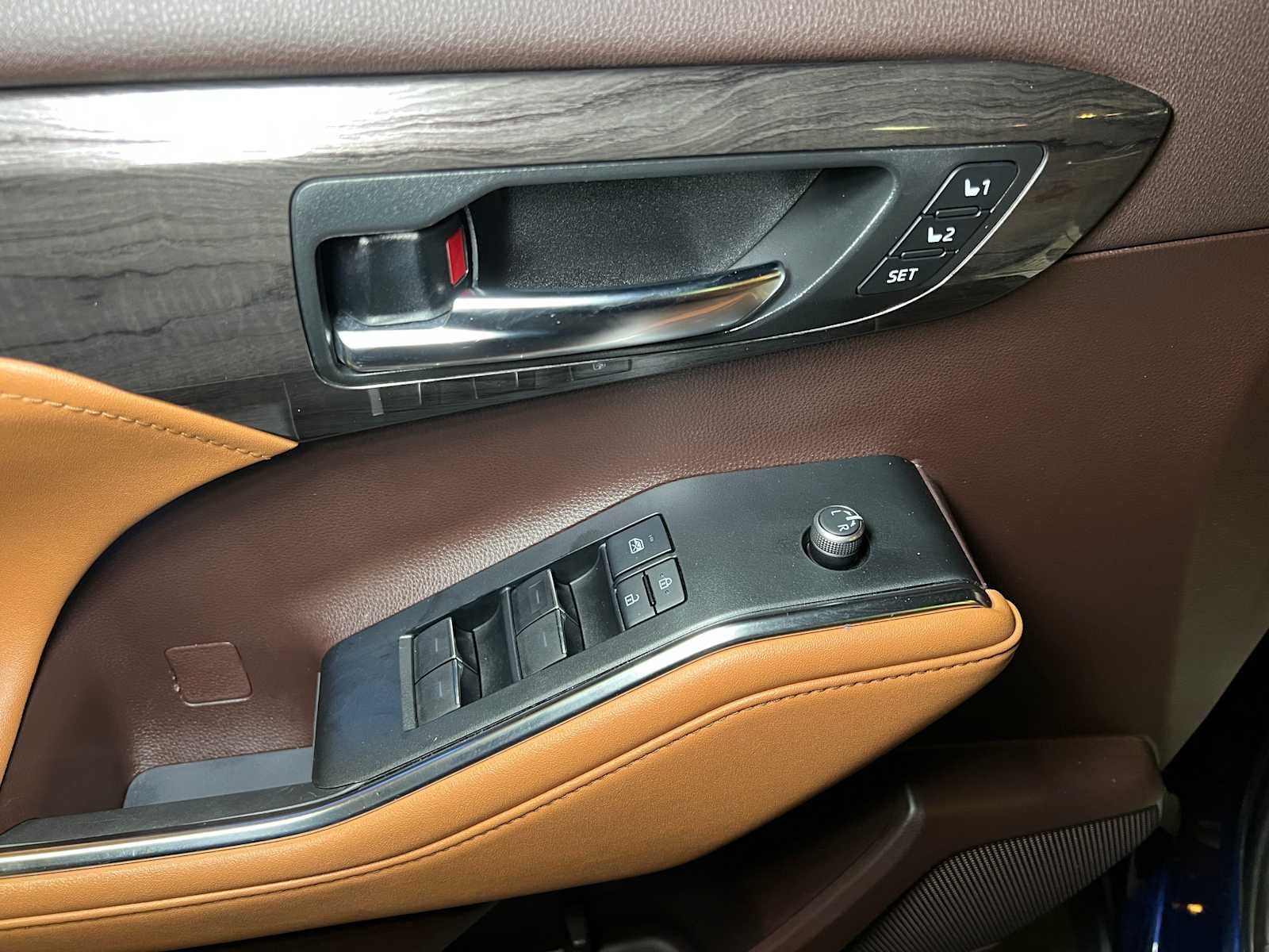 2020 Toyota Highlander Hybrid Platinum