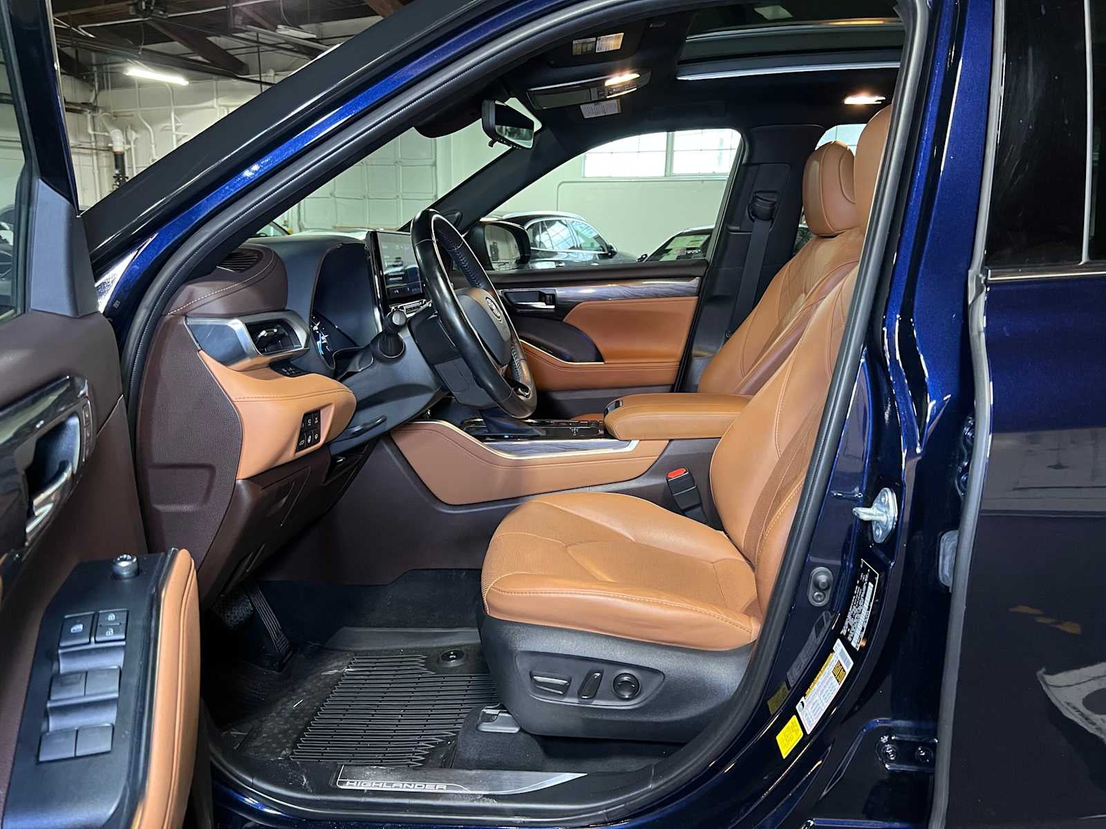 2020 Toyota Highlander Hybrid Platinum