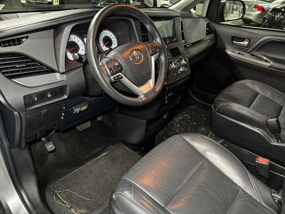 2015 Toyota Sienna SE