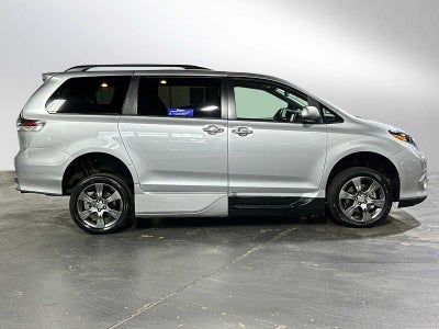 2015 Toyota Sienna SE