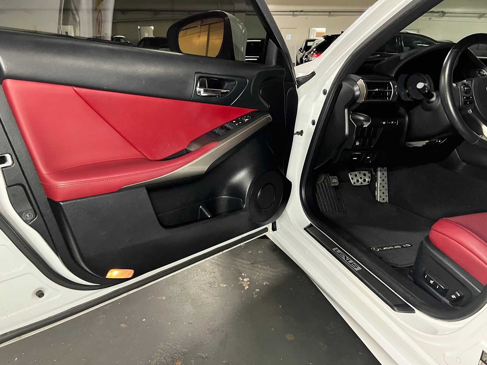 2015 Lexus IS 250 4dr Sport Sdn RWD