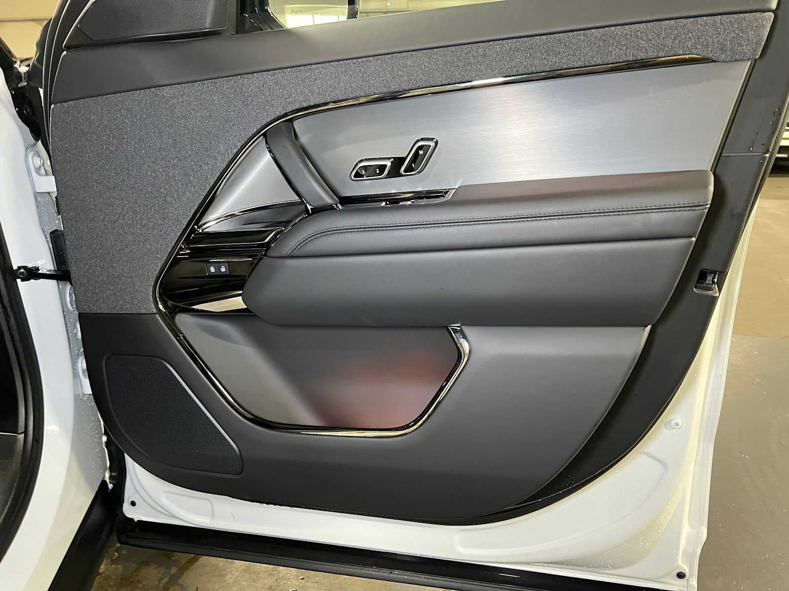 2024 Land Rover Range Rover Sport SE