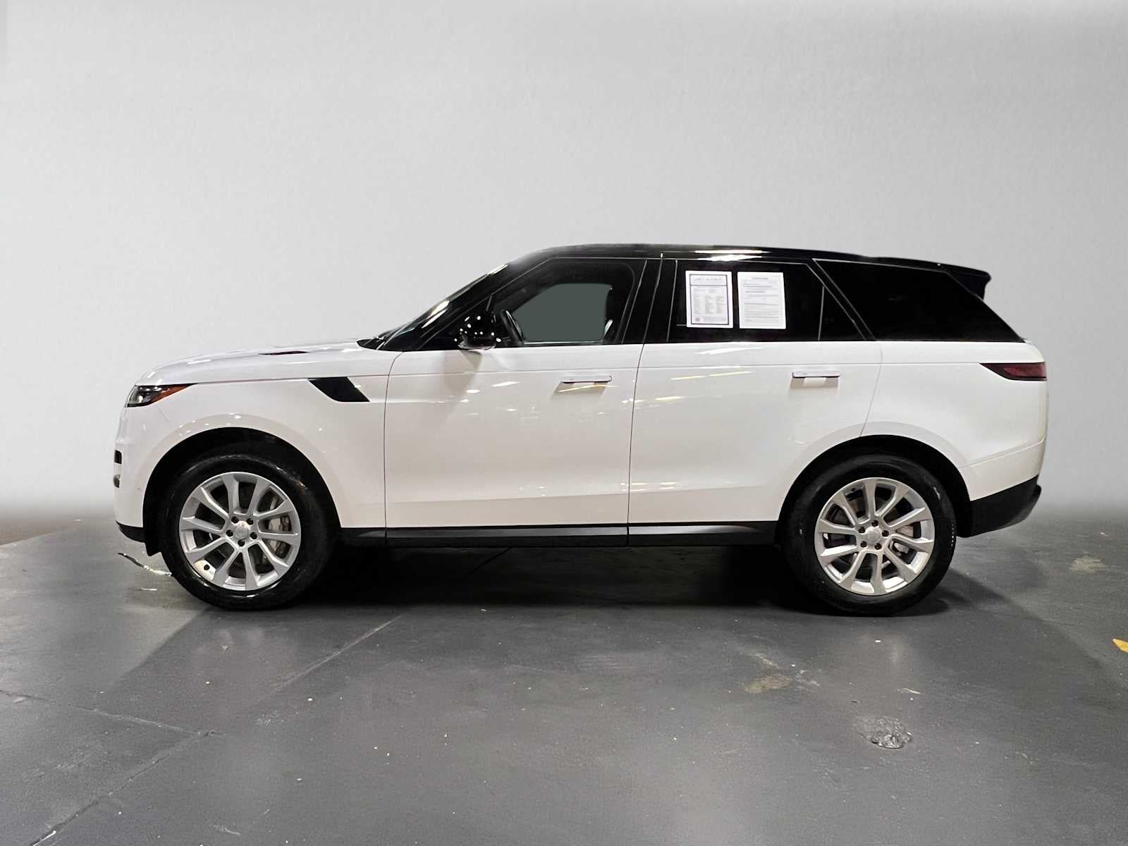2024 Land Rover Range Rover Sport SE