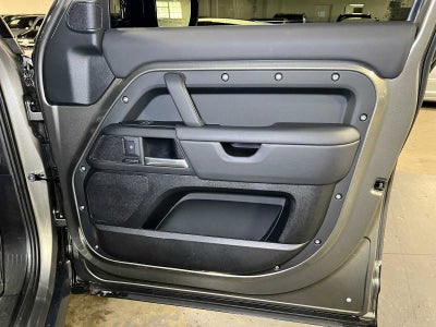 2025 Land Rover Defender X-Dynamic SE