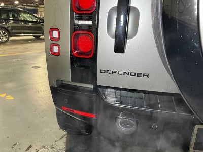 2025 Land Rover Defender X-Dynamic SE