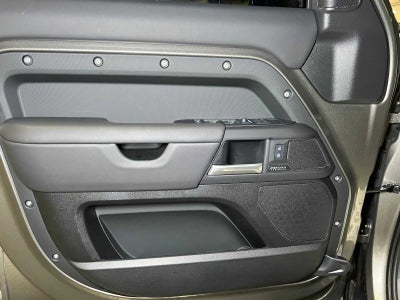 2025 Land Rover Defender X-Dynamic SE