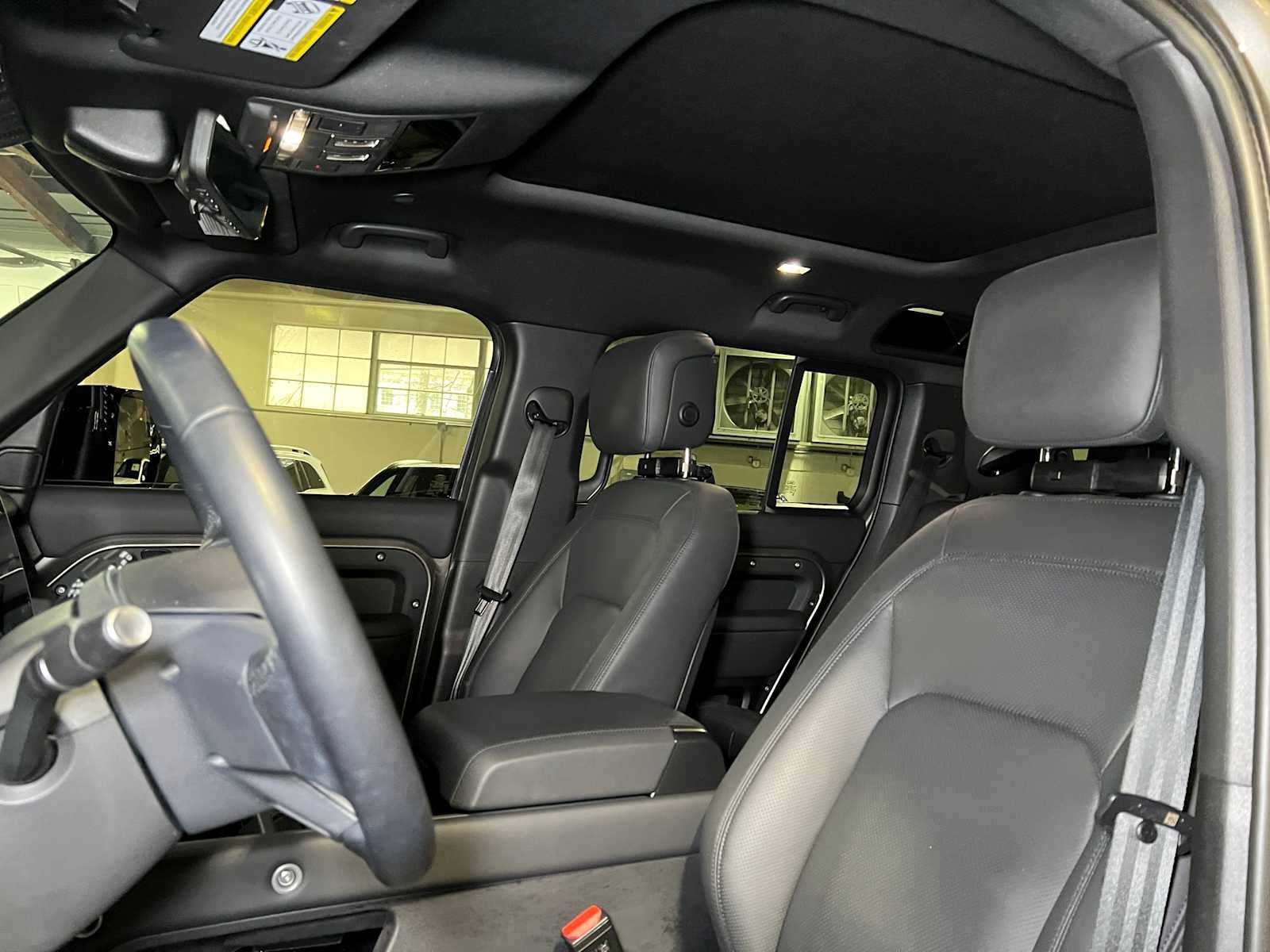 2025 Land Rover Defender X-Dynamic SE