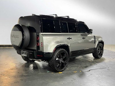 2025 Land Rover Defender X-Dynamic SE