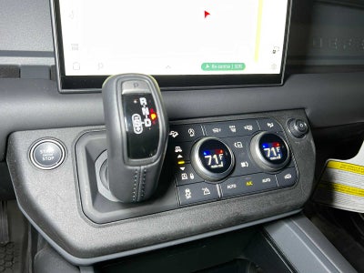 2025 Land Rover Defender X-Dynamic SE