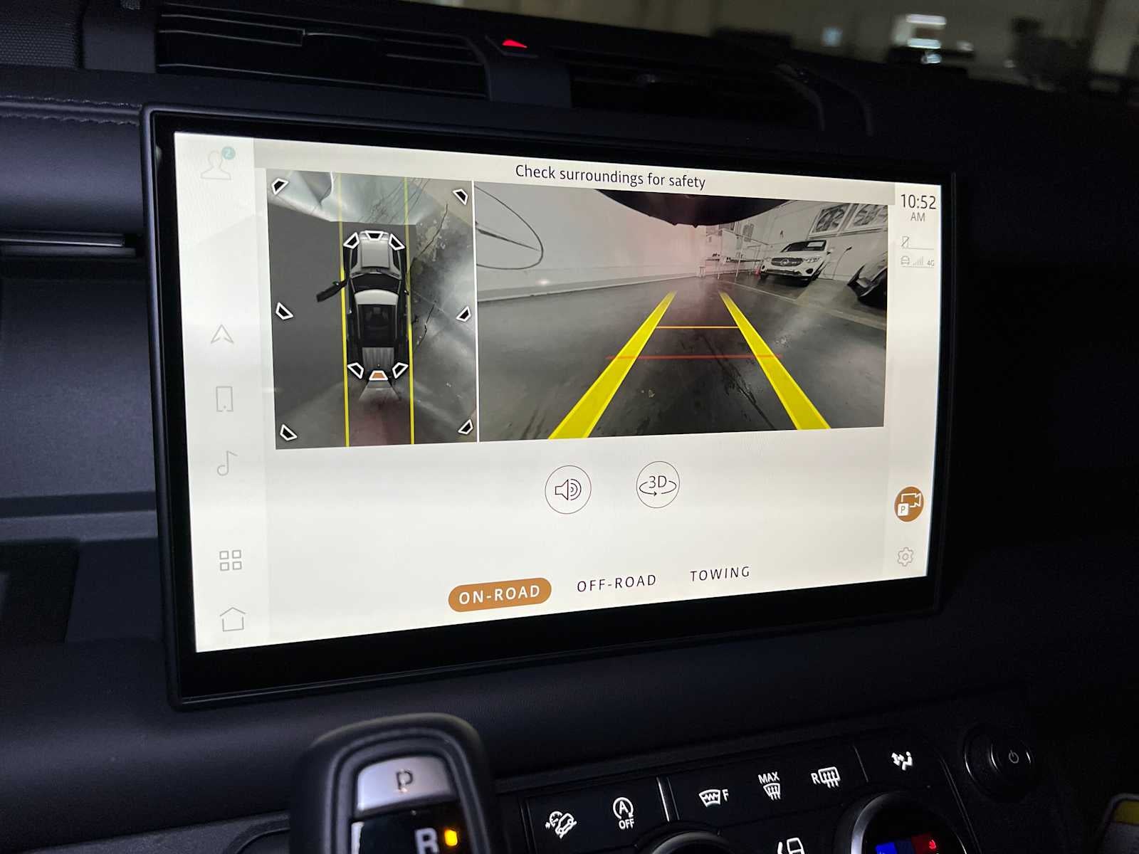 2025 Land Rover Defender X-Dynamic SE