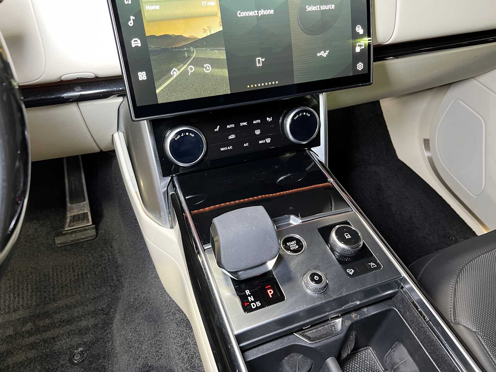 2023 Land Rover Range Rover SE