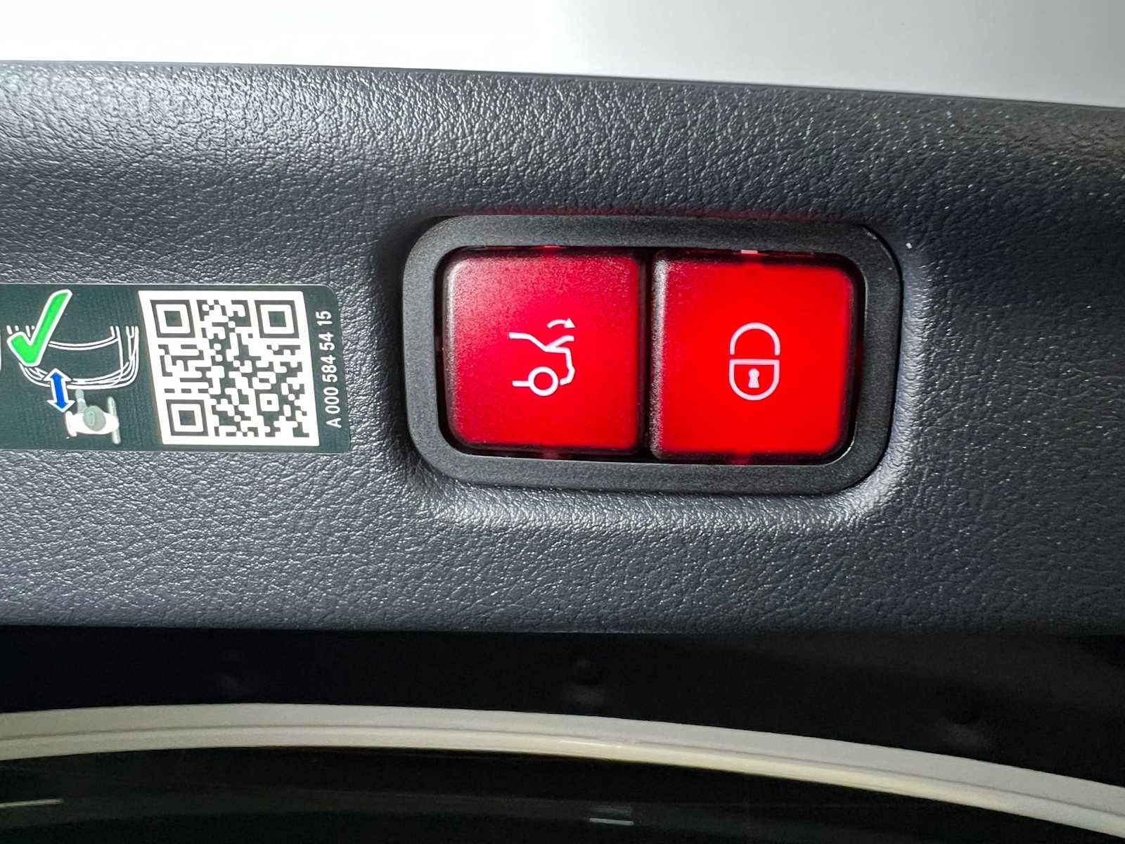 2025 Mercedes-Benz C 300 4MATIC® Sedan