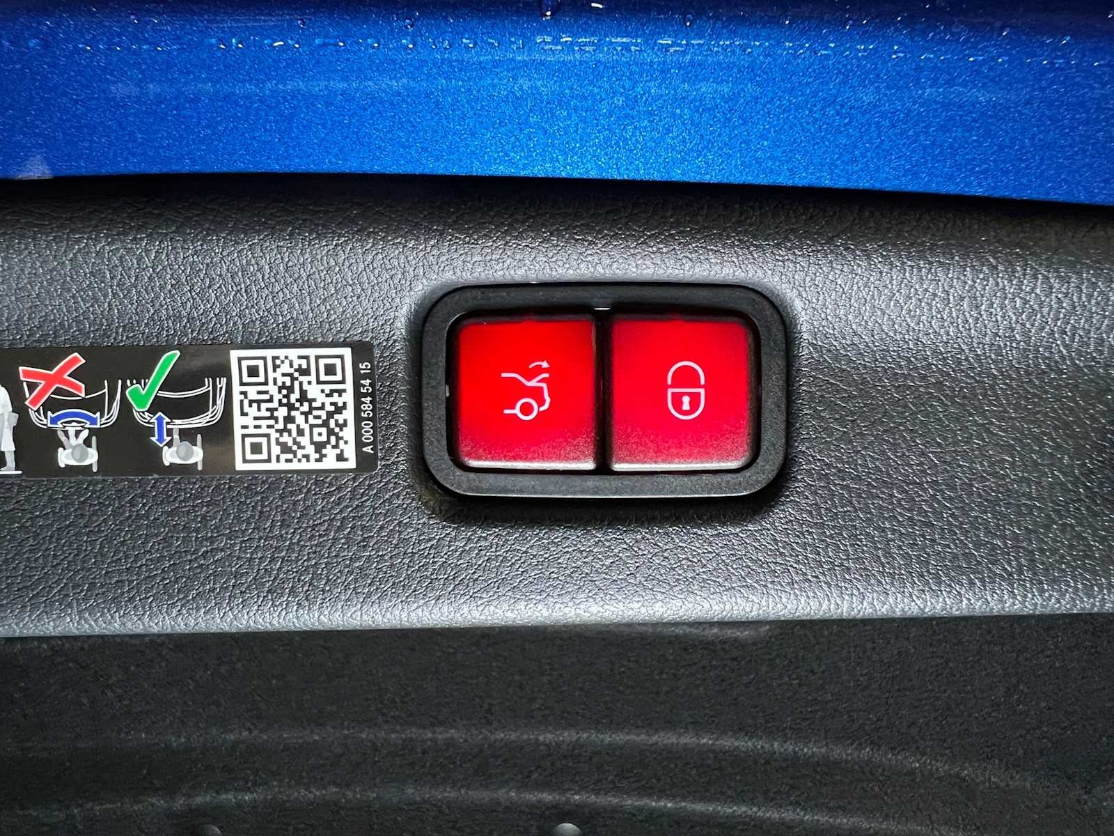 2025 Mercedes-Benz C 300 4MATIC® Sedan