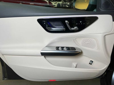 2025 Mercedes-Benz C 300 4MATIC® Sedan