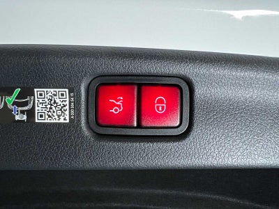 2025 Mercedes-Benz C 300 4MATIC® Sedan