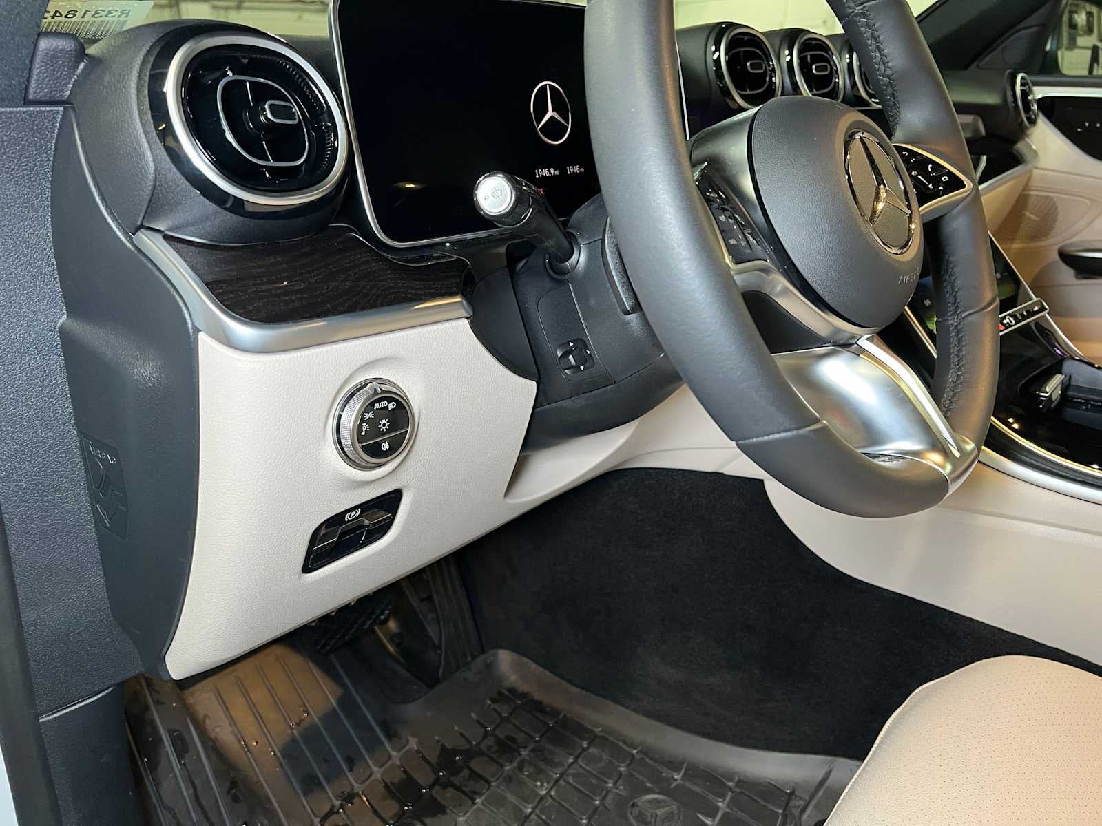 2026 Mercedes-Benz C 300 4MATIC® Sedan