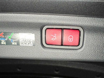 2025 Mercedes-Benz C 300 4MATIC® Sedan