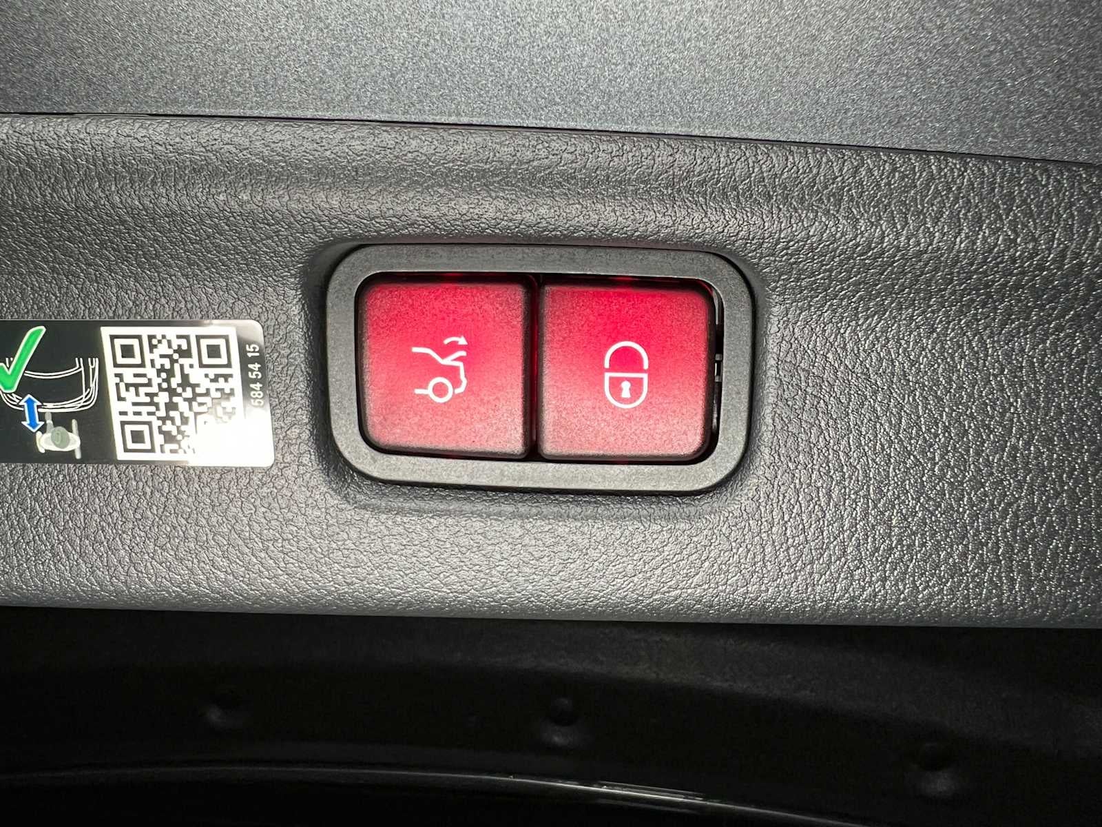 2025 Mercedes-Benz C 300 4MATIC® Sedan