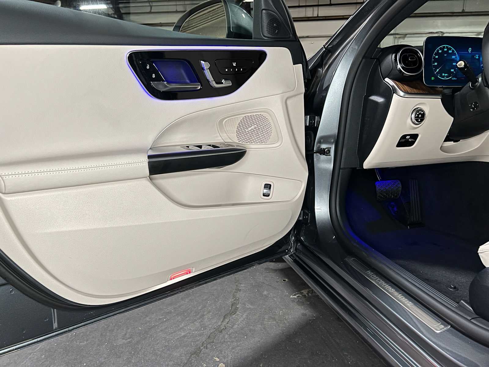 2025 Mercedes-Benz C 300 4MATIC® Sedan