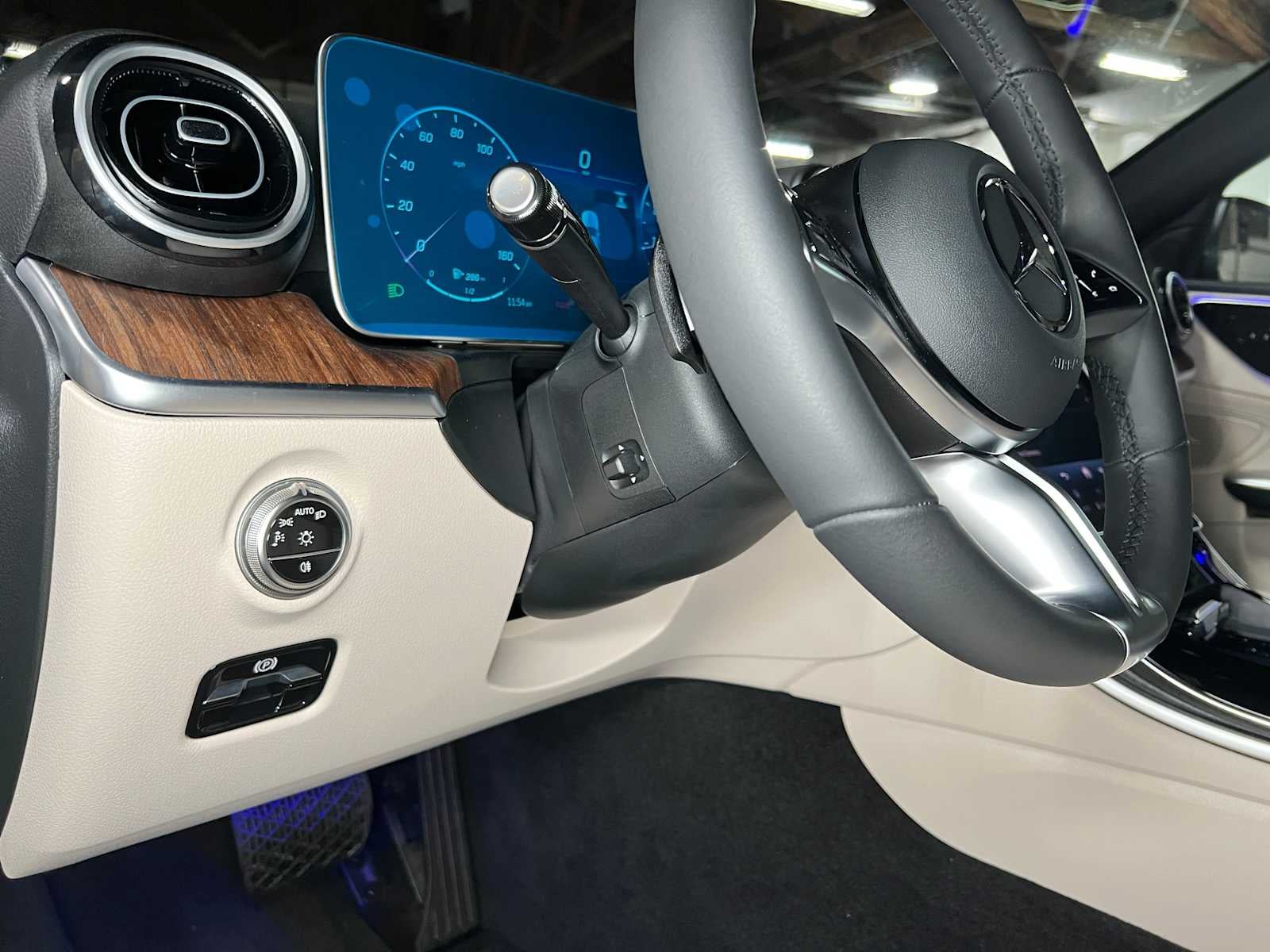 2025 Mercedes-Benz C 300 4MATIC® Sedan