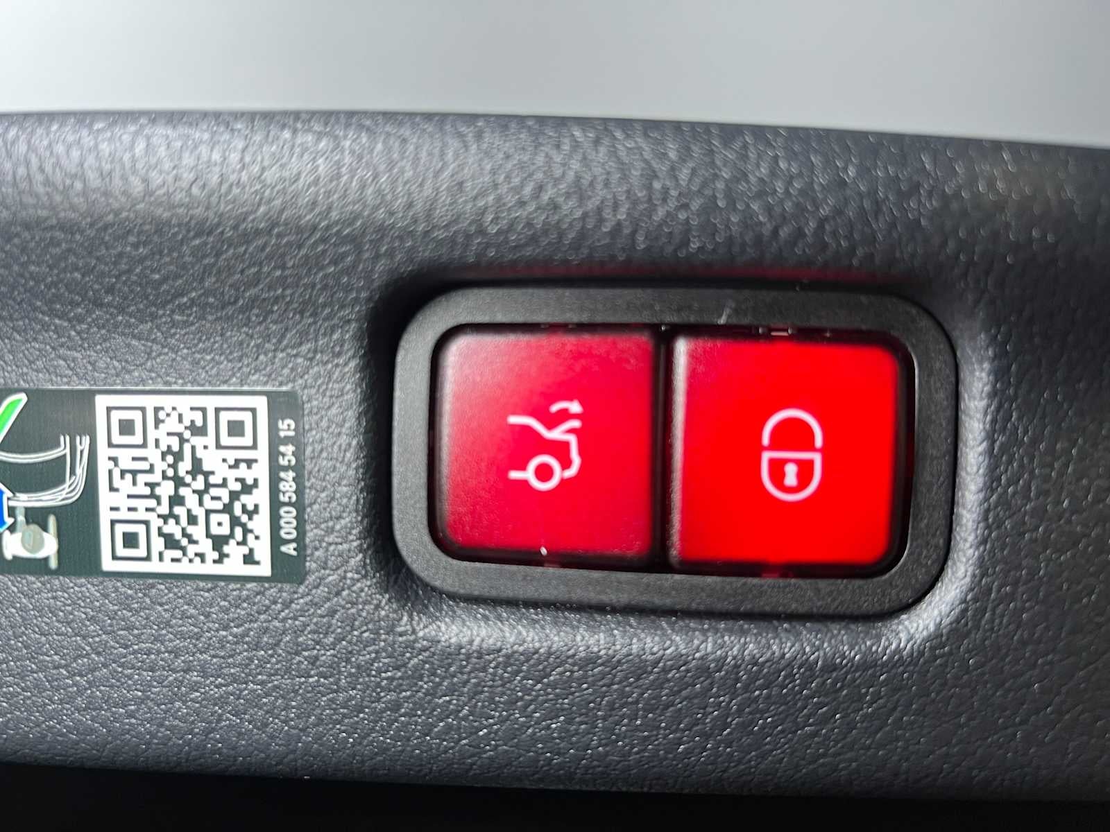 2025 Mercedes-Benz C 300 4MATIC® Sedan