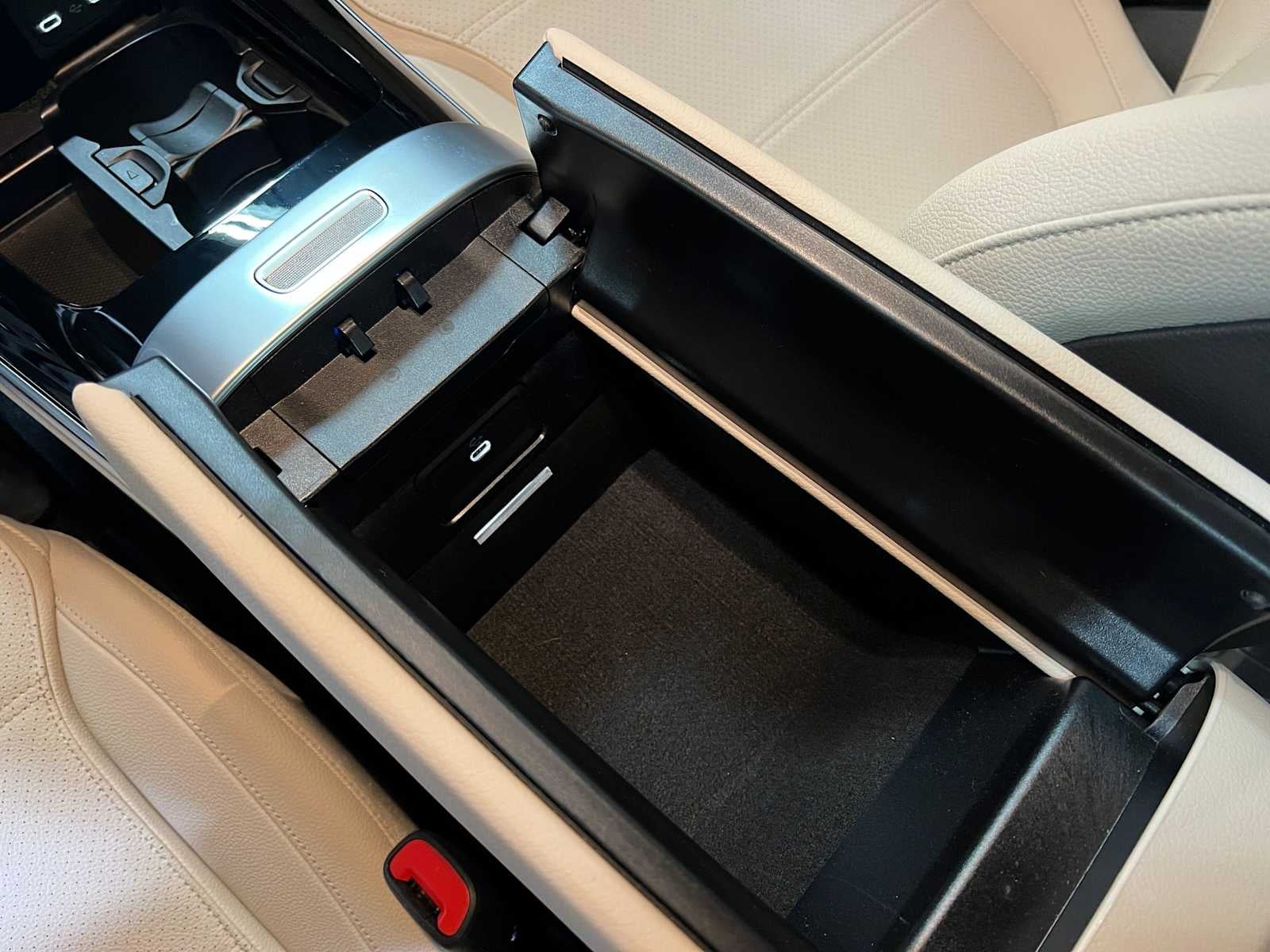 2026 Mercedes-Benz C 300 4MATIC® Sedan