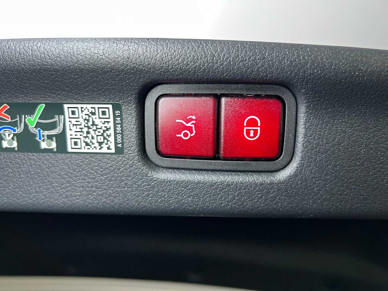 2025 Mercedes-Benz C 300 4MATIC® Sedan