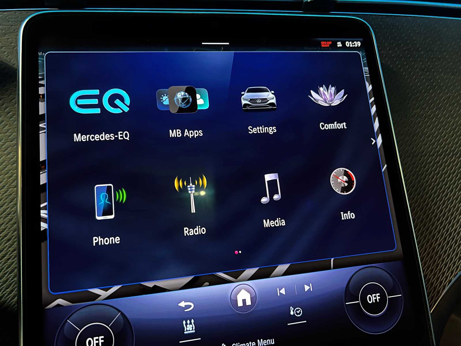 2023 Mercedes-Benz EQE 350 4MATIC®+ Sedan