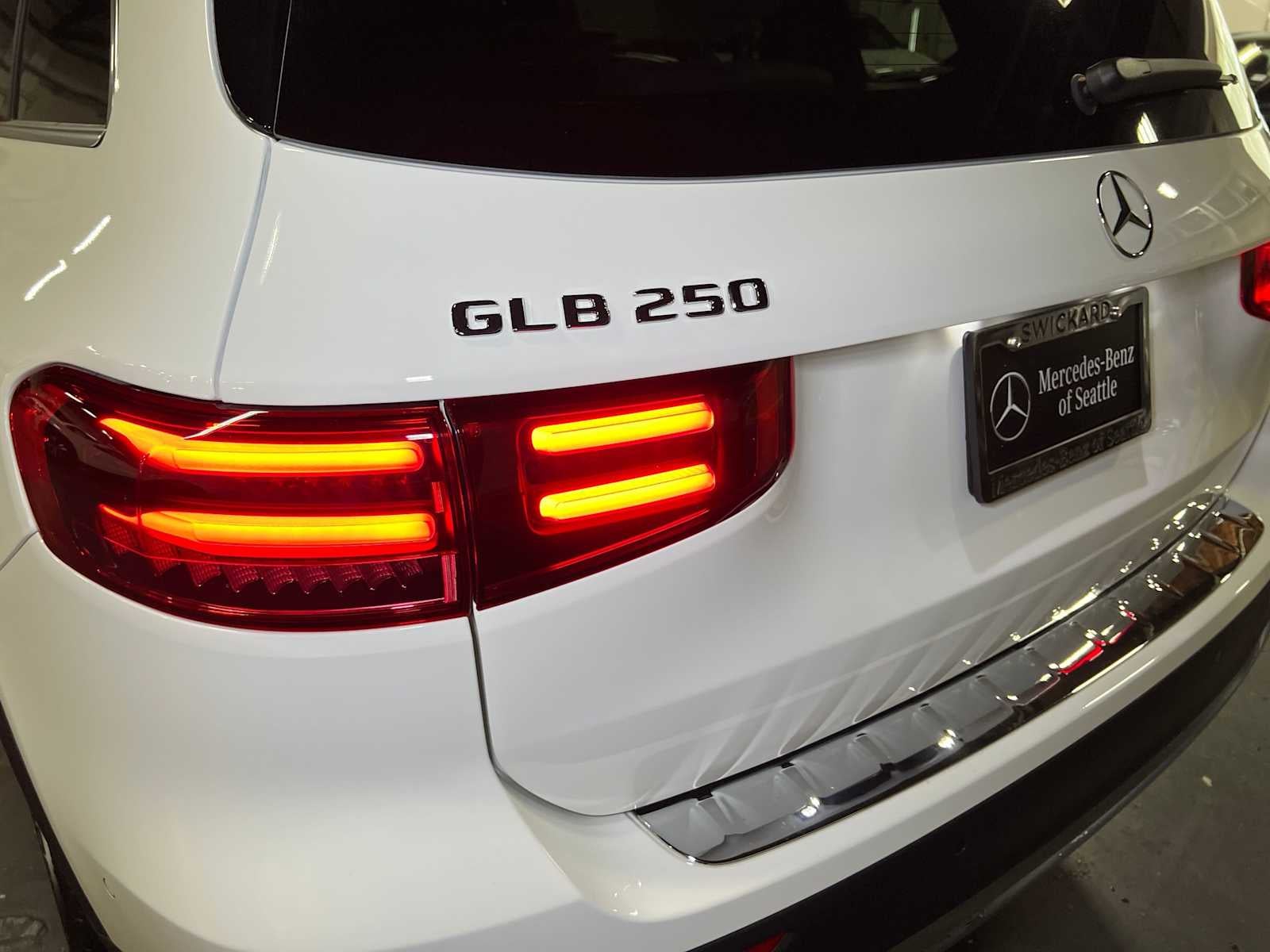 2026 Mercedes-Benz GLB 250 4MATIC® SUV