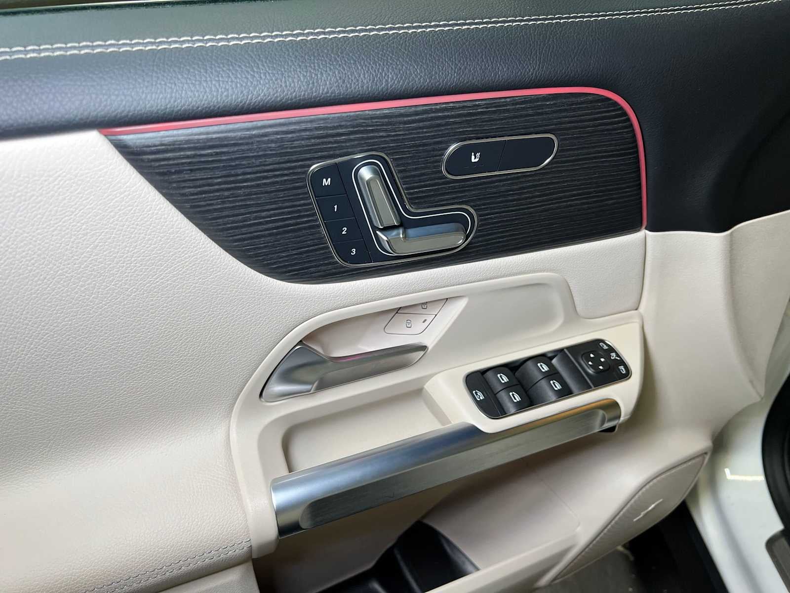 2026 Mercedes-Benz GLB 250 4MATIC® SUV