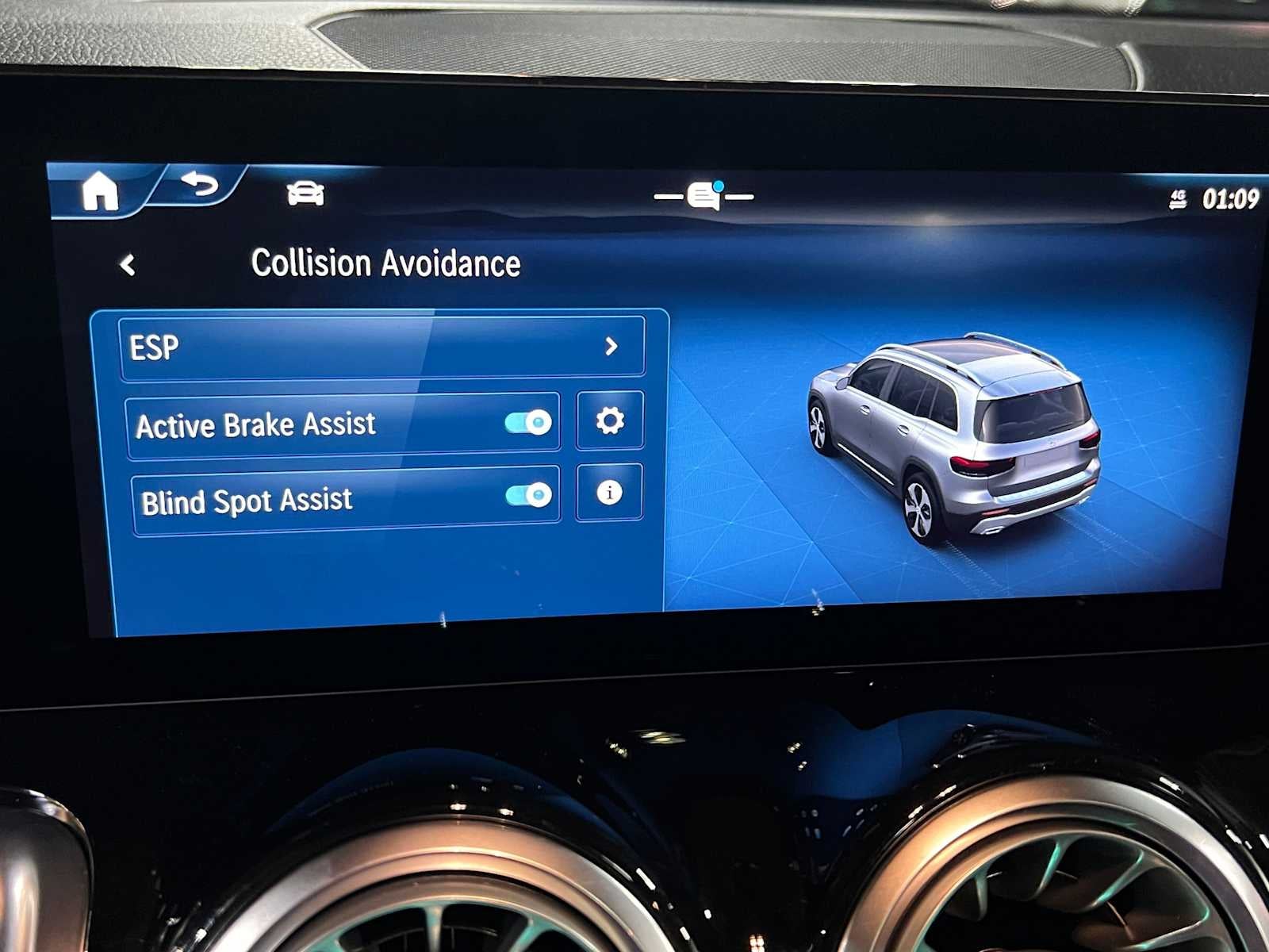 2026 Mercedes-Benz GLB 250 4MATIC® SUV