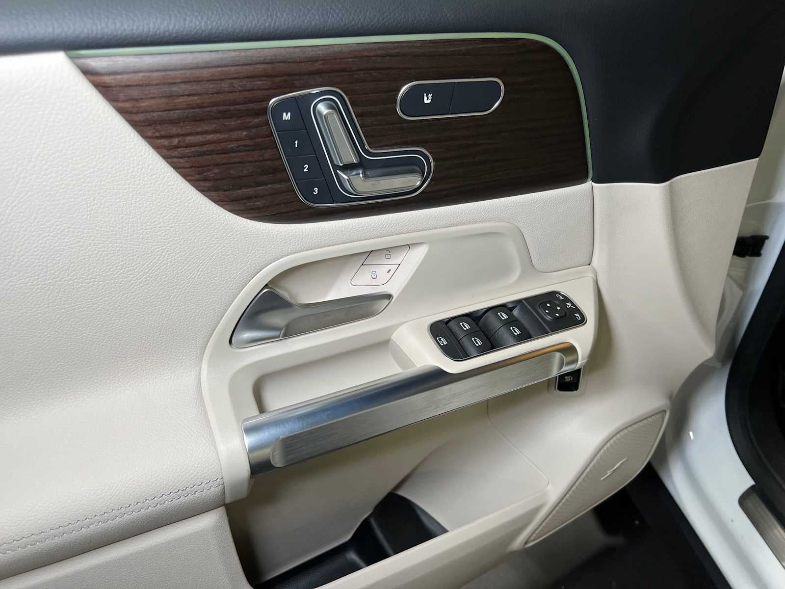 2026 Mercedes-Benz GLB 250 4MATIC® SUV