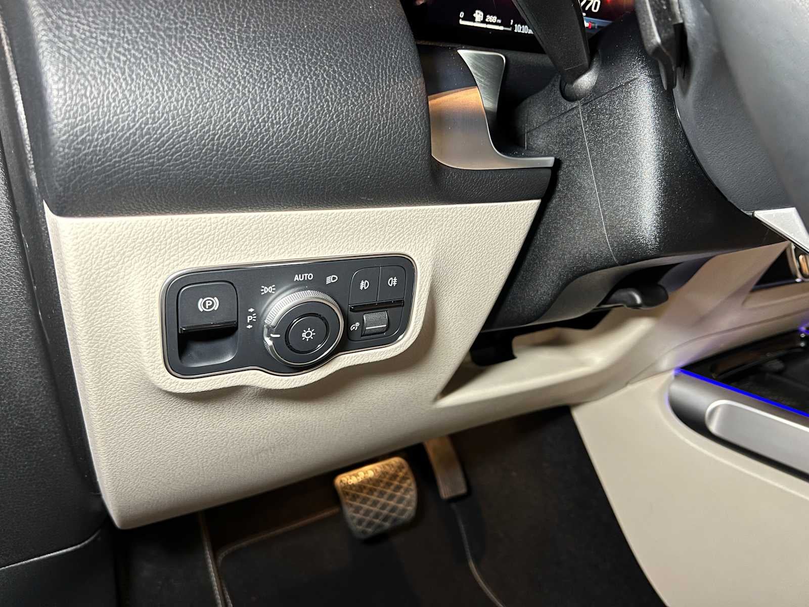 2025 Mercedes-Benz GLB 250 4MATIC® SUV